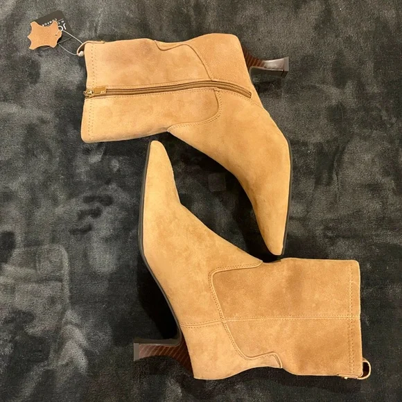 Jones New York Ankle Booties. Kitten Heel Pointed-Toe Genuine suede Tan. 7.5 NEW - Picture 5 of 9